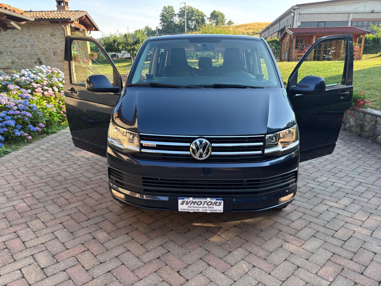 Volkswagen Caravelle 2.0 TDI 204CV DSG 4 Motion 8 Posti