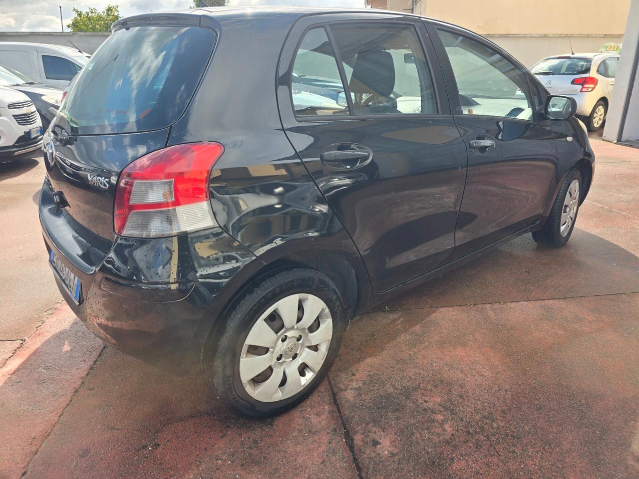 Toyota Yaris 1.0 5 porte Sol