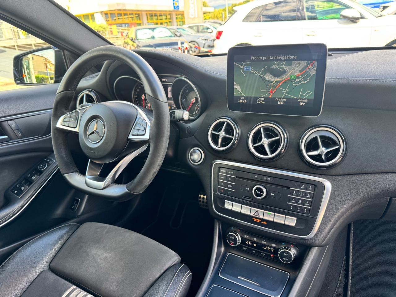 Mercedes-benz GLA 200 d Automatic Premium edition open