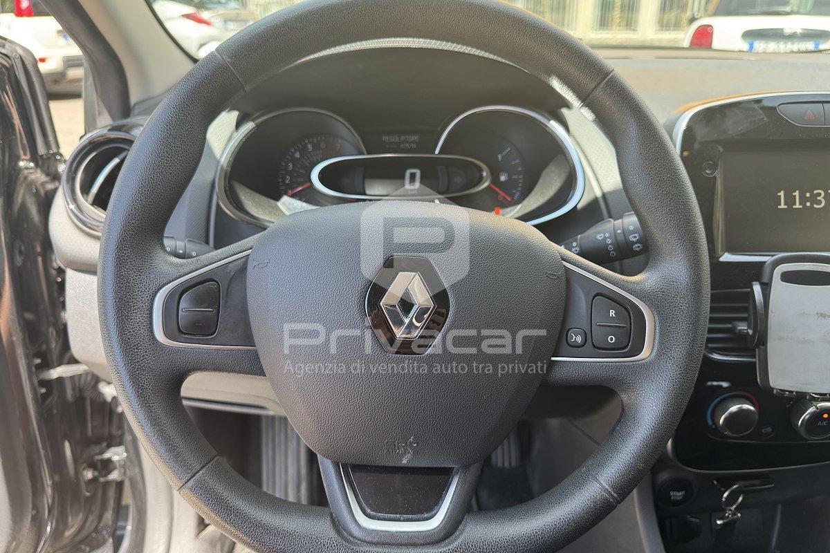 RENAULT Clio TCe 12V 90 CV 5 porte Moschino Intens