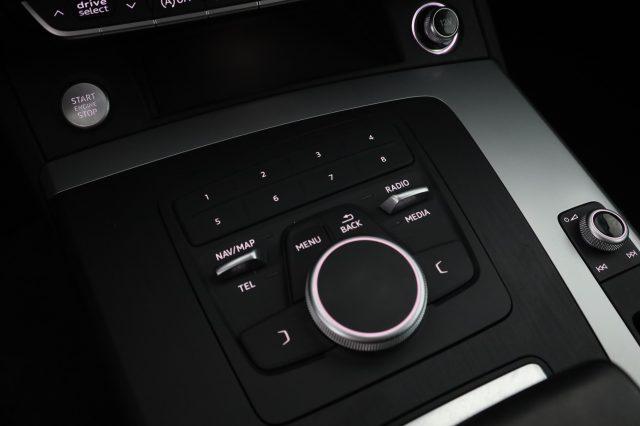 AUDI Q5 Q5 40 TDI quattro S tronic Business