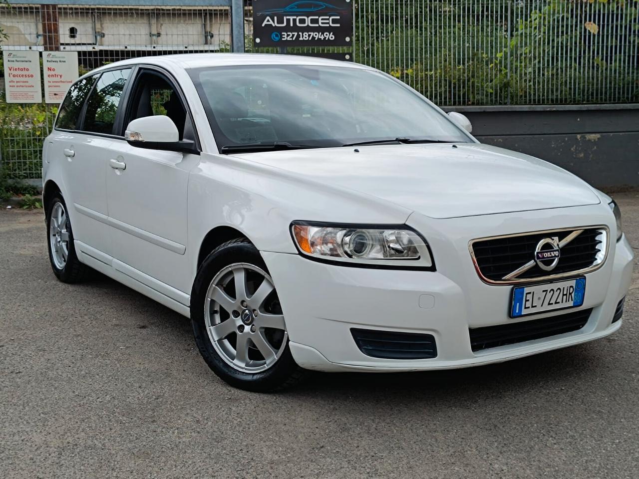 Volvo V50 D2 R-design
