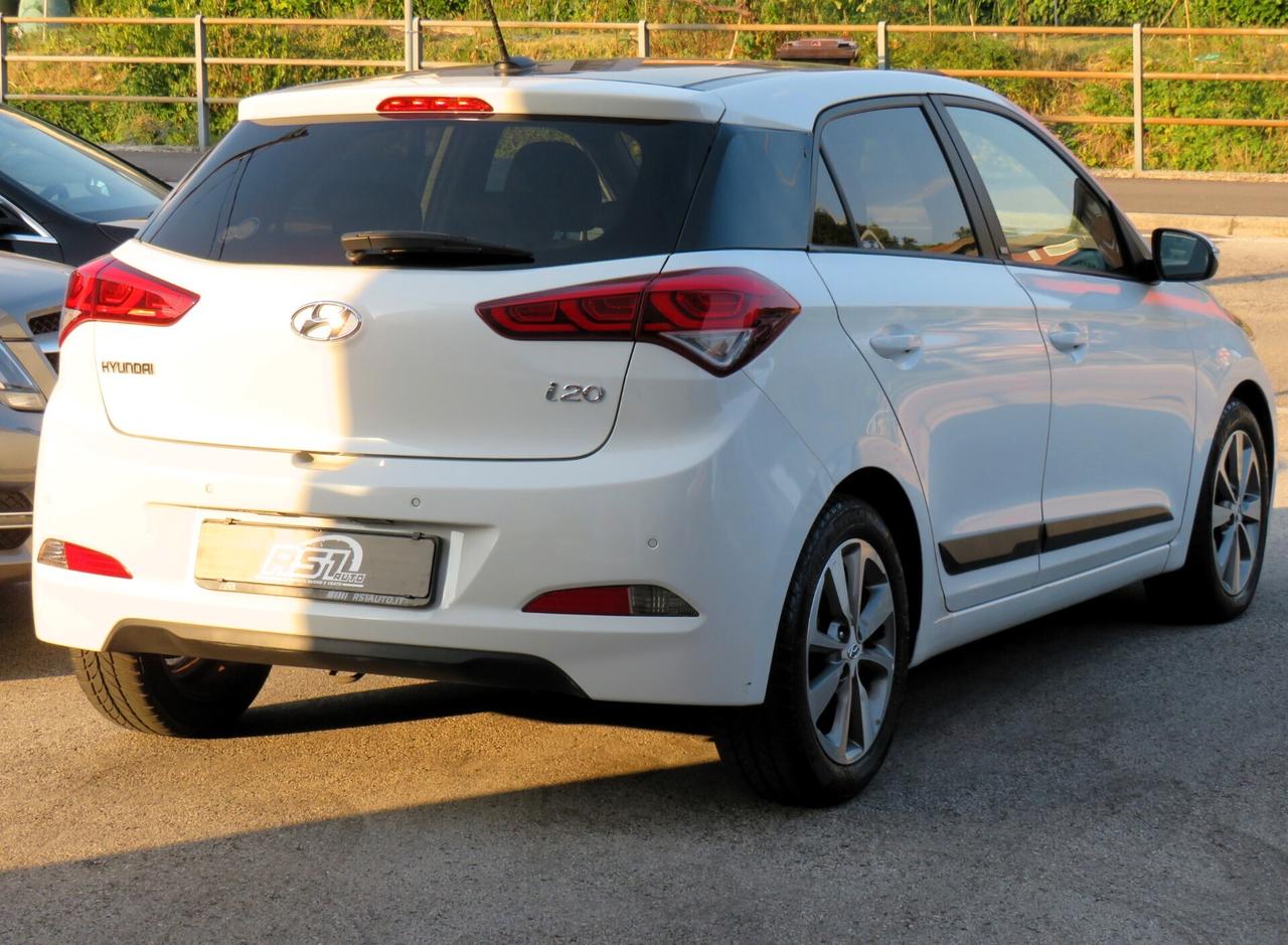 Hyundai i20 1.1 CRDi - PANORAMA - NEOPATENTATI