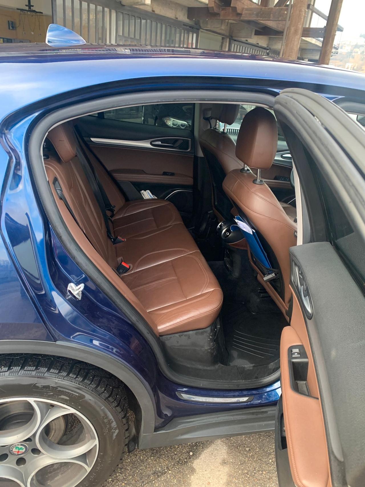 Alfa Romeo Stelvio 4x4 tdi full optional-210cv-completamente tagliandato-anno 2017-198000 km-ottime condizioni