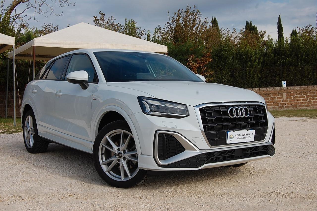 Audi Q2 35 TDI S tronic Identity Black