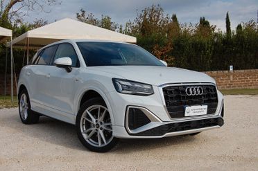 Audi Q2 35 TDI S tronic Identity Black