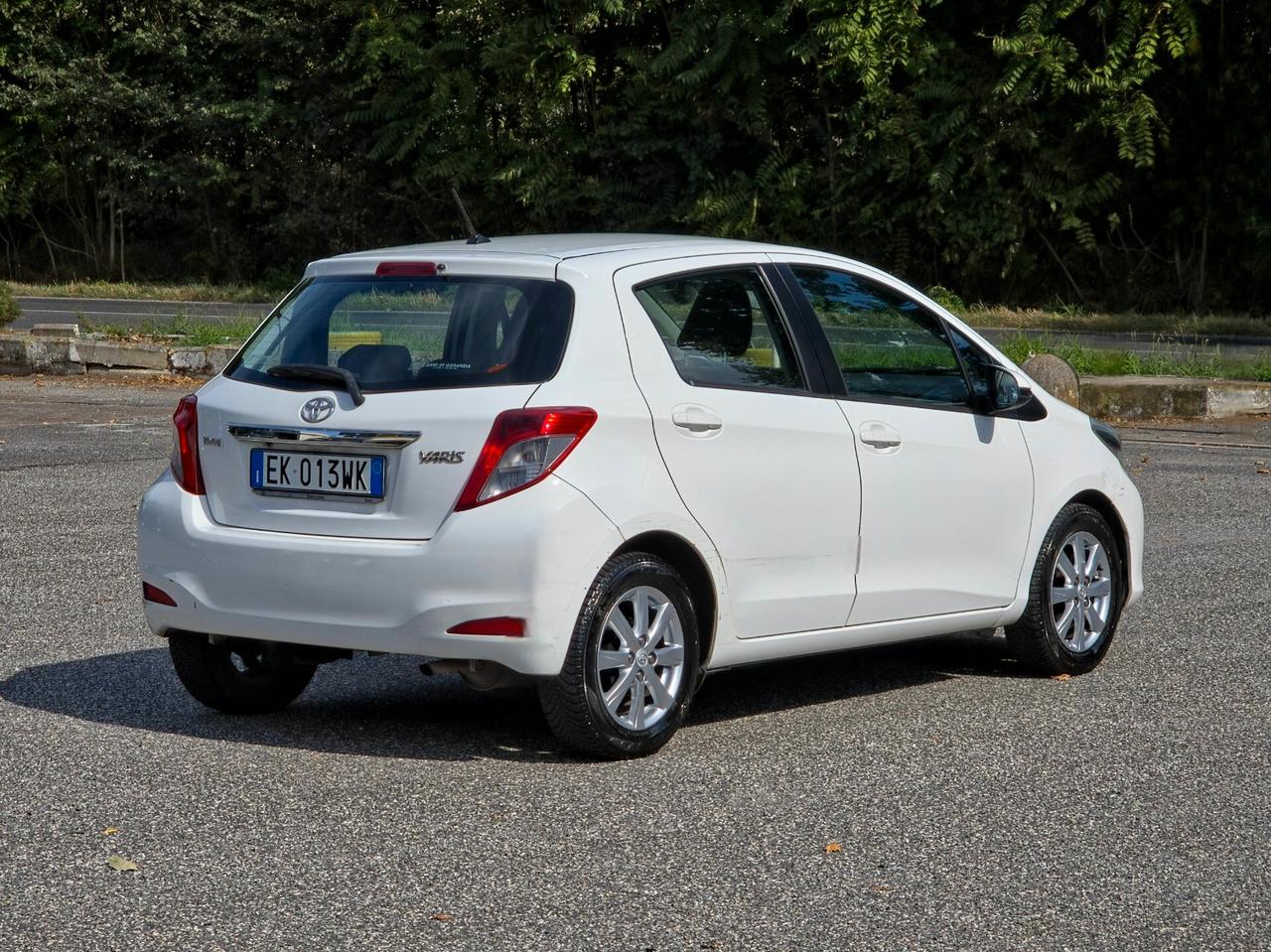 Toyota Yaris 1.0 5 porte Lounge 2012-E5B Manuale NEO
