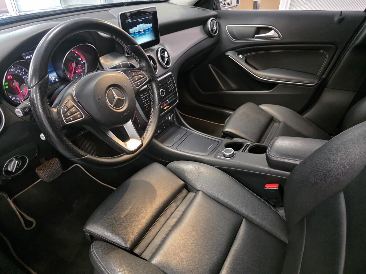 Mercedes-benz GLA 200 180 d Automatic Sport