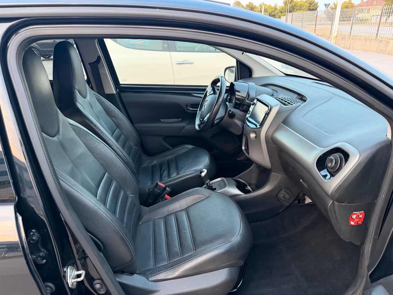 Toyota Aygo Connect 1.0 VVT-i 72 CV 5 porte x-wave MMT