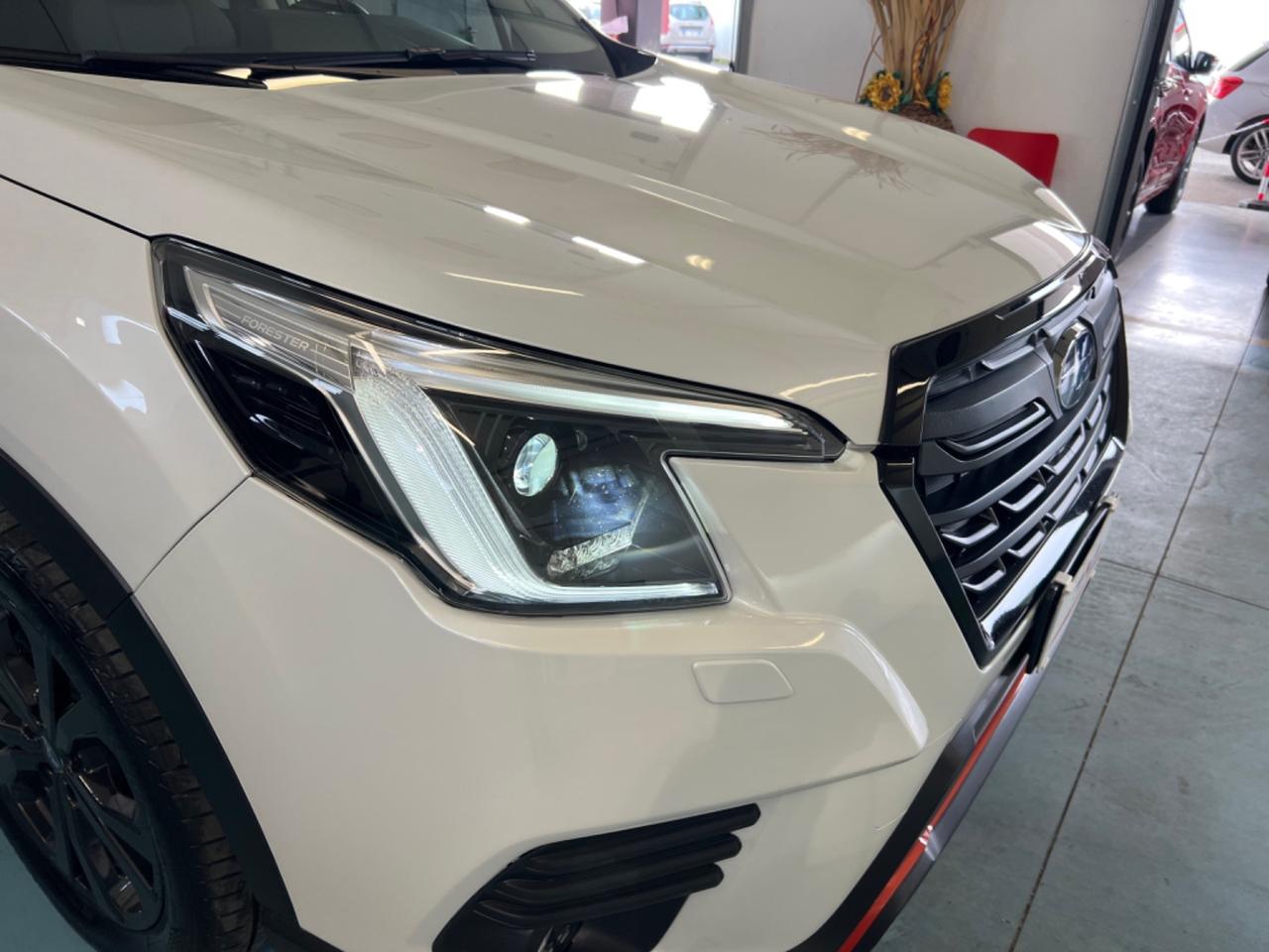 Subaru Forester 2.0 e-Boxer MHEV CVT Lineartronic 4dventure