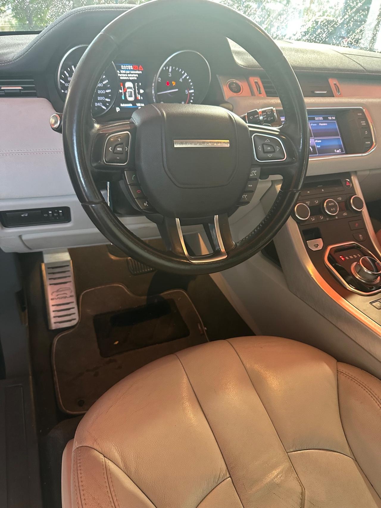 Land Rover Range Rover Evoque Range Rover Evoque 2.2 TD4 5p. Pure