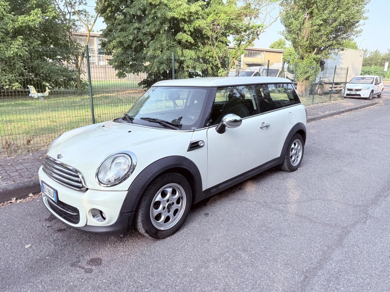 Mini Cooper D Clubman 1.6 DIESEL- 2010