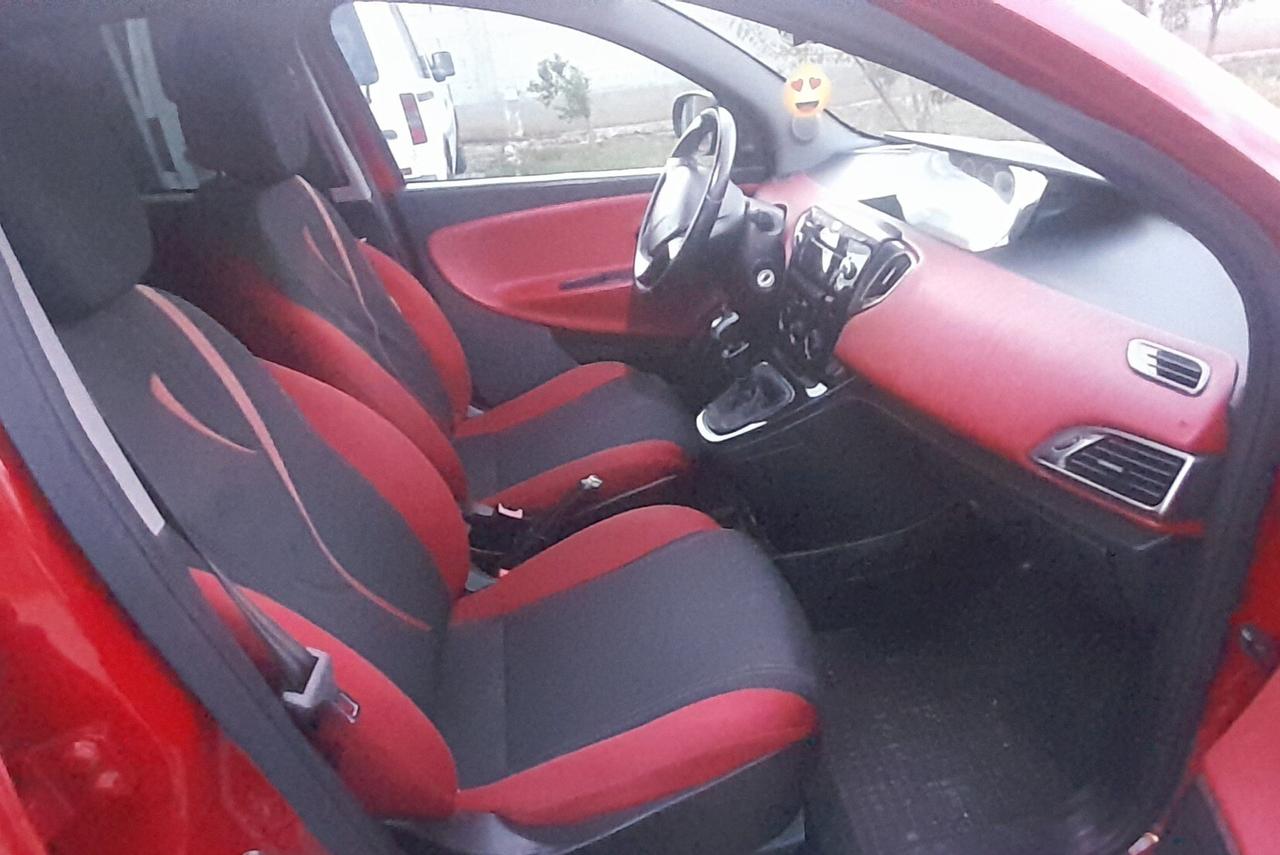 Lancia Ypsilon 1.2 69 CV 5 porte S&S Platinum