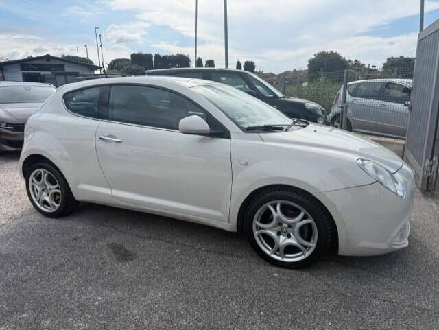 Alfa Romeo MiTo 1.6 JTDm 16V Distinctive Sport Pack