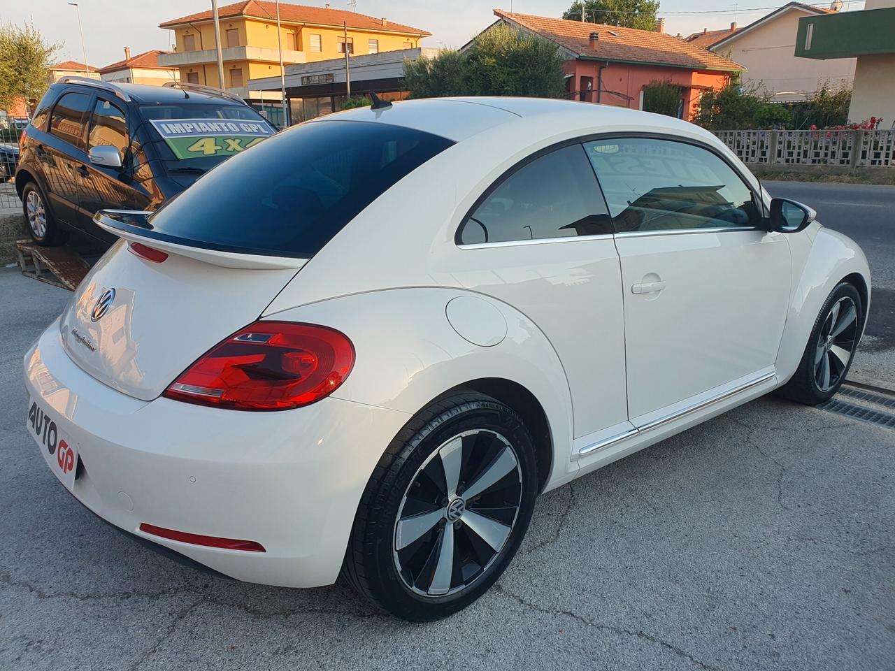 Volkswagen Maggiolino 1.6 TDI 105cv Neopatent 2012