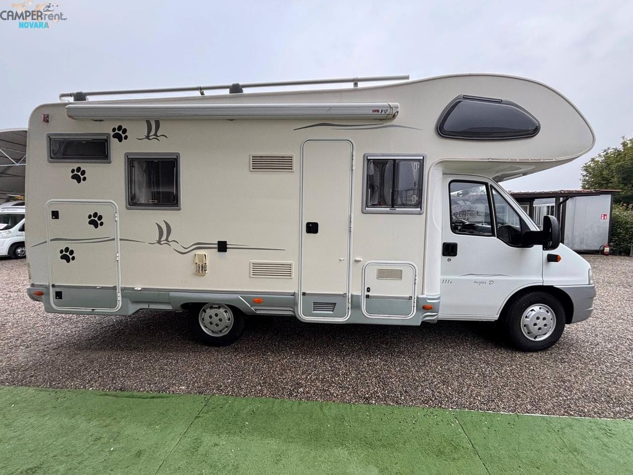 ELNAGH SUPER D 111 c - mansardato con letti a castello in coda e garage a volume variabile
