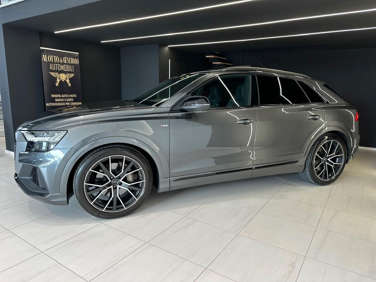 AUDI Q8 50 TDI 286 CV TETTO S LINE FULL
