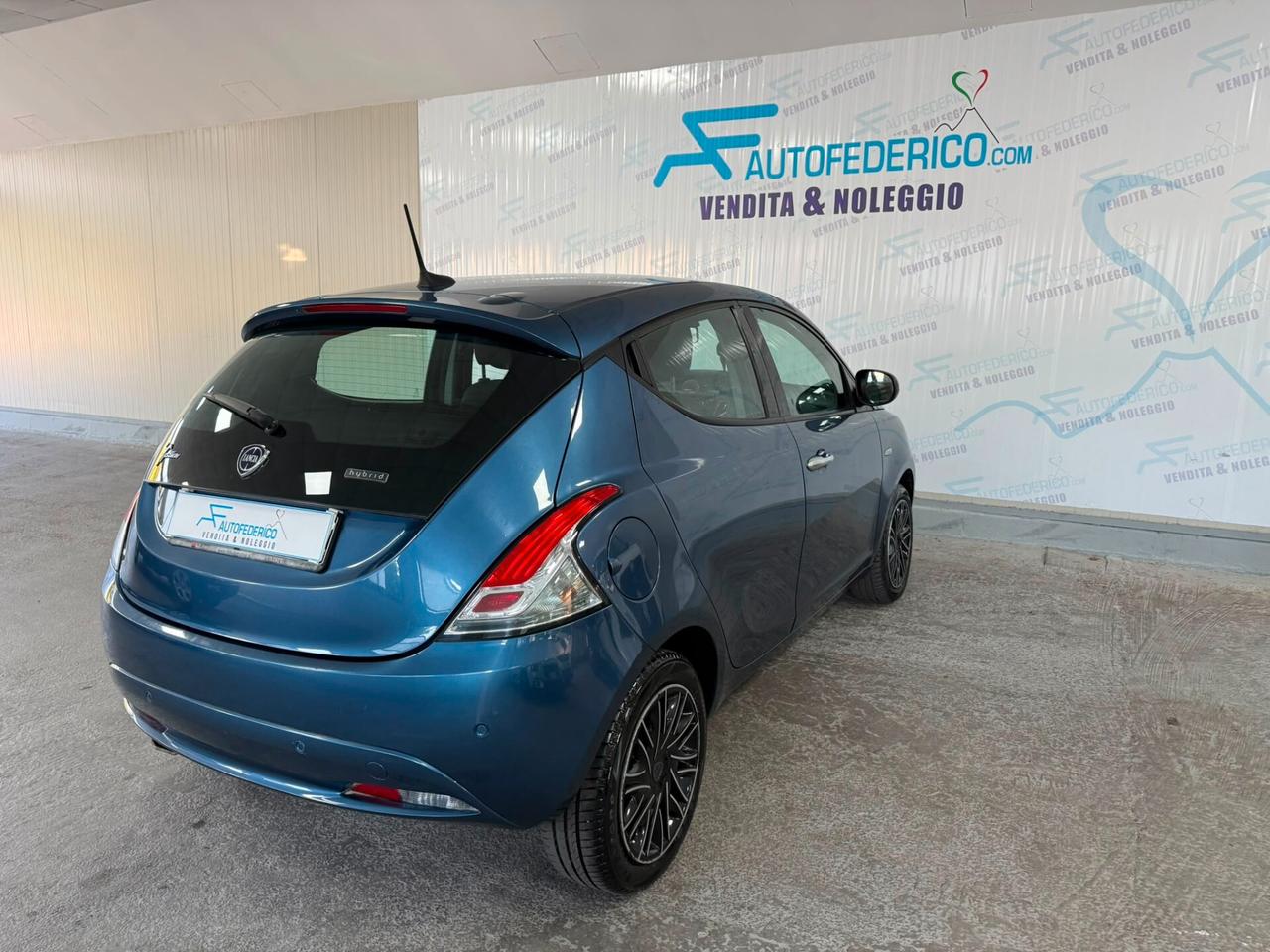 Lancia Ypsilon 1.0 Hybrid 5 porte S&S Alberta Ferretti