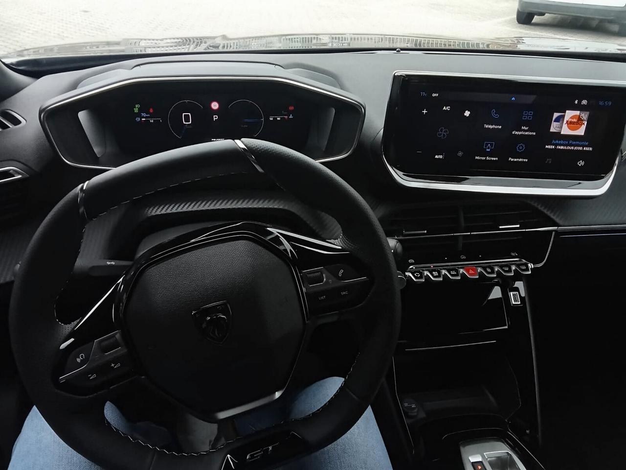 Peugeot 2008 Hybrid 145 e-DCS6 GT