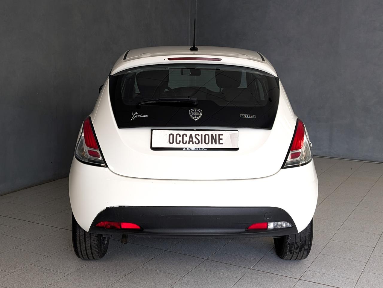 Lancia Ypsilon 1.0 Hybrid 70cv Silver