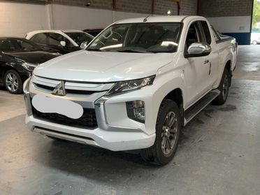 Mitsubishi L200 2.3 D Club Cab 4x4 Super Select Intense