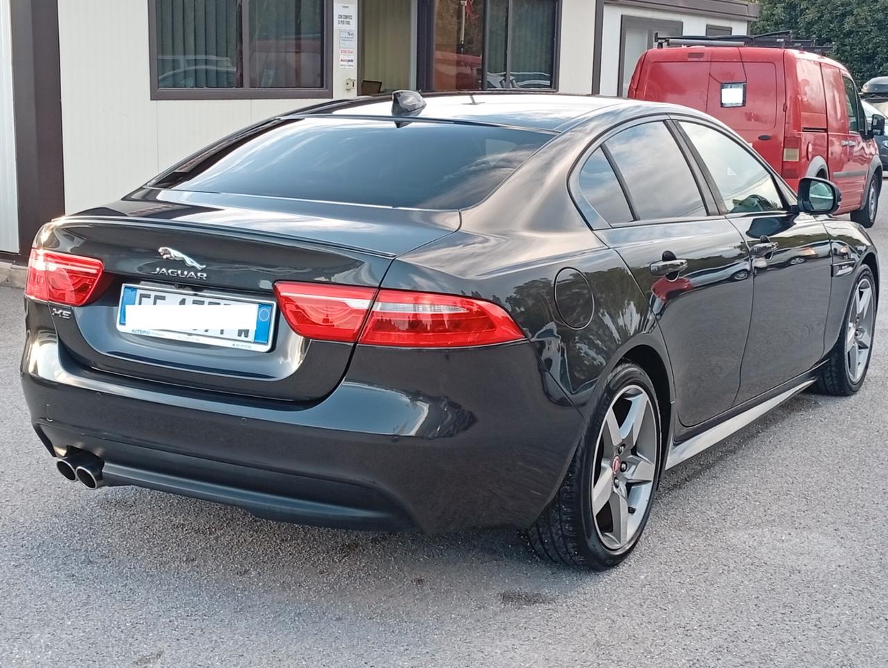 Jaguar XE 2.0 D Turbo Portfolio