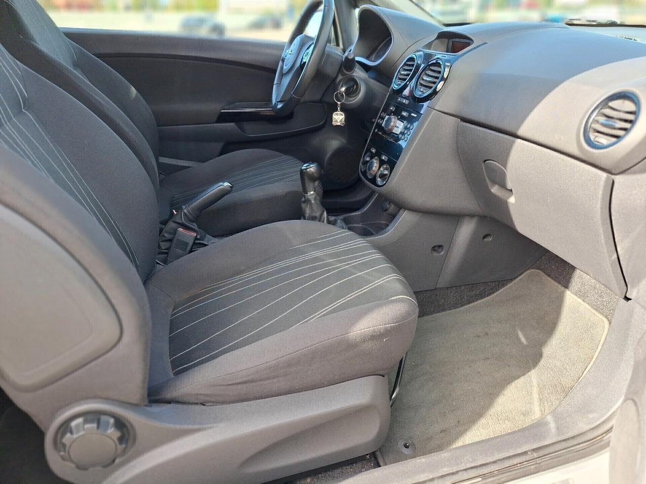 OPEL CORSA 1.2 Benzina Sport-OK NEOPATENTATI-