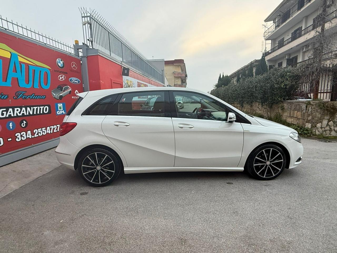 Mercedes-benz B 180 1.6 122cv Premium - 2013