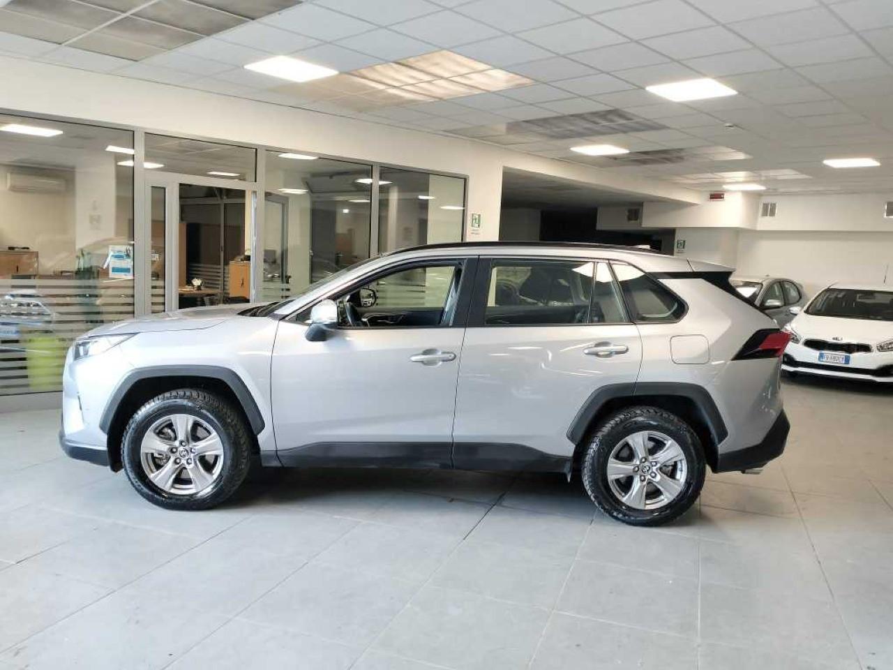 Toyota RAV4 Rav4 2.5 vvt-ie h Adventure FWD-i 222cv e-cvt