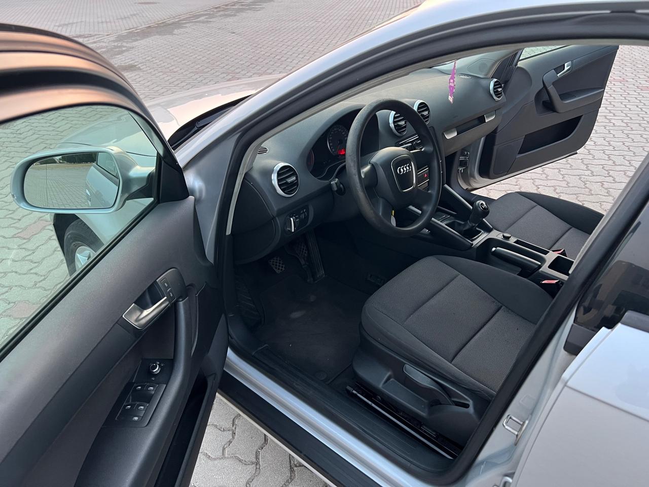 Audi A3 SPB 1.6 TDI 105 CV CR Attraction