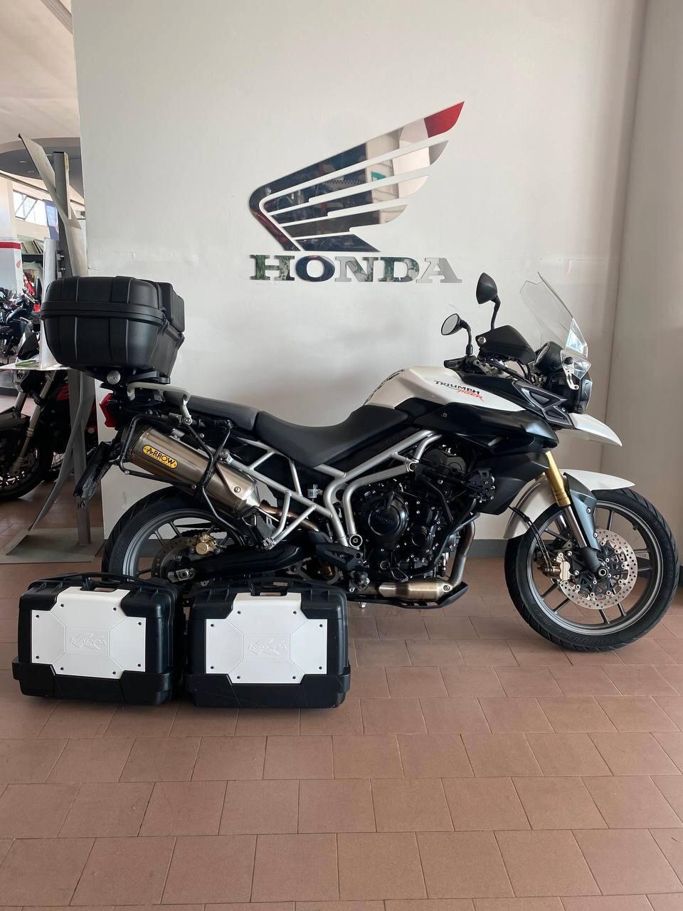 Triumph Tiger 800