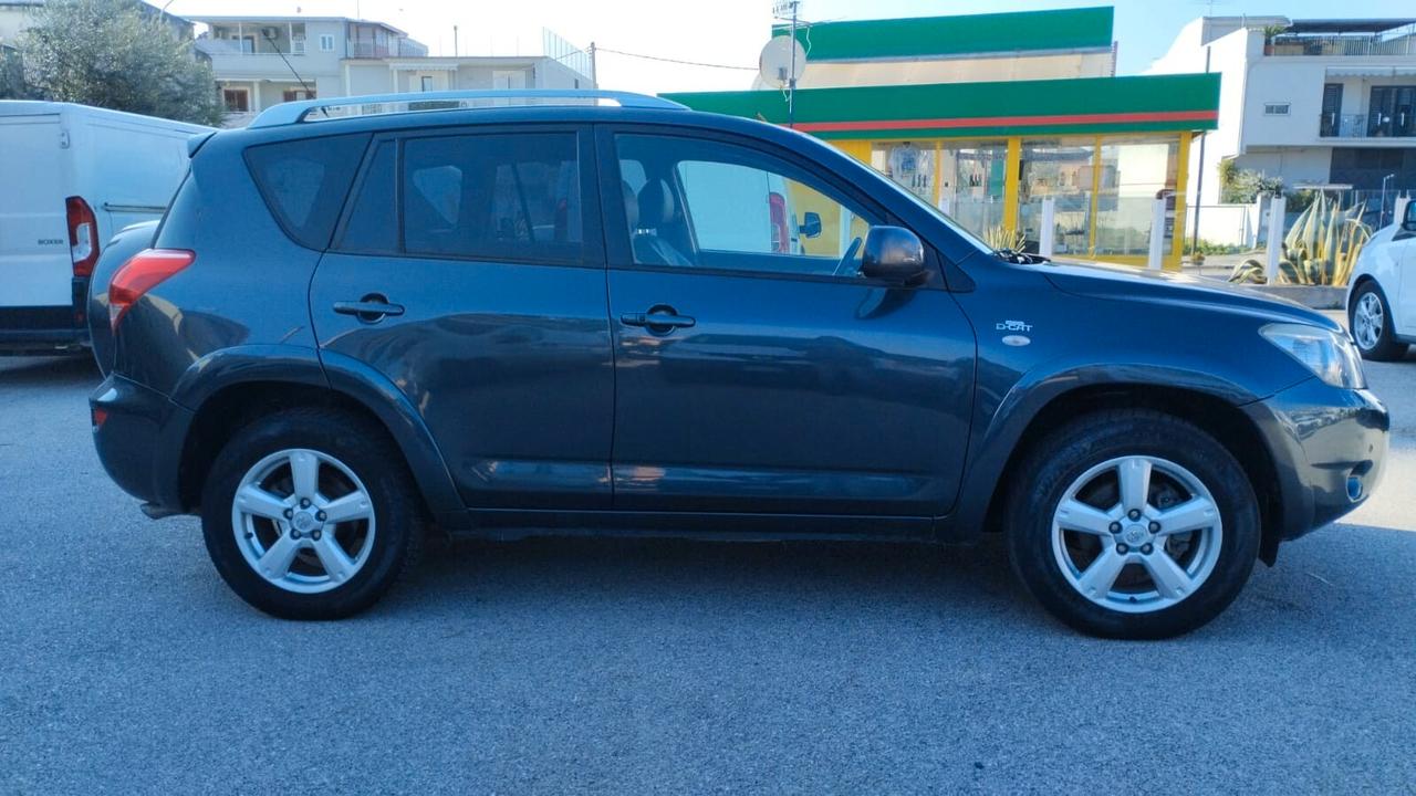 Toyota RAV 4 RAV4 2.2 D-4D 177 CV Luxury