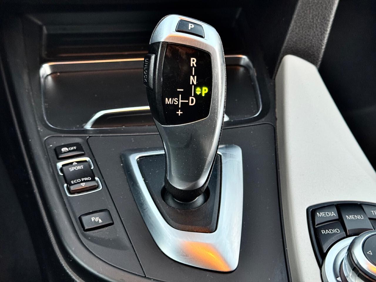 Bmw 318d Touring Business Advantage aut. 150cv 2016