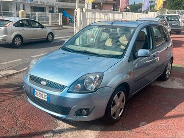 FORD FIESTA AUTOMATICA *ADATTA PER NEOPATENTATI