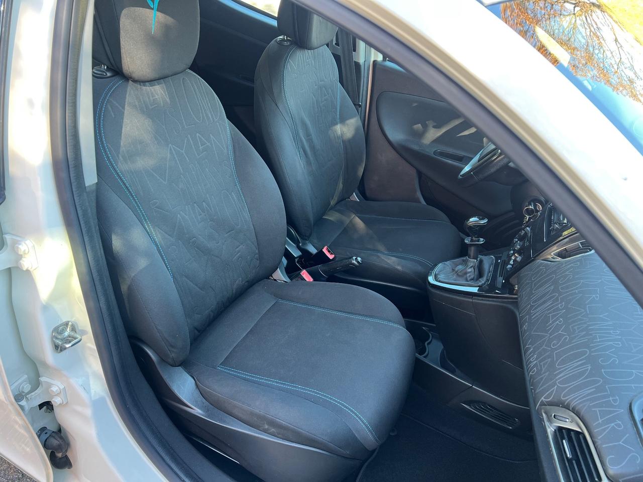 Lancia Ypsilon 1.2 69 CV 5 porte Platinum