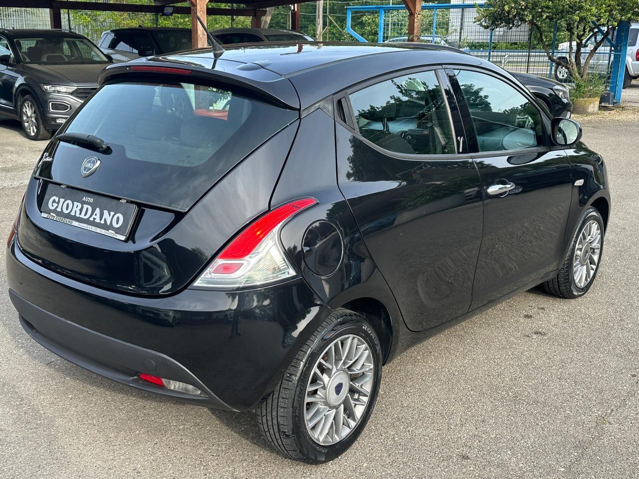Lancia Ypsilon 1.3 Mj 95 cv S&S Platinum motore nuovo
