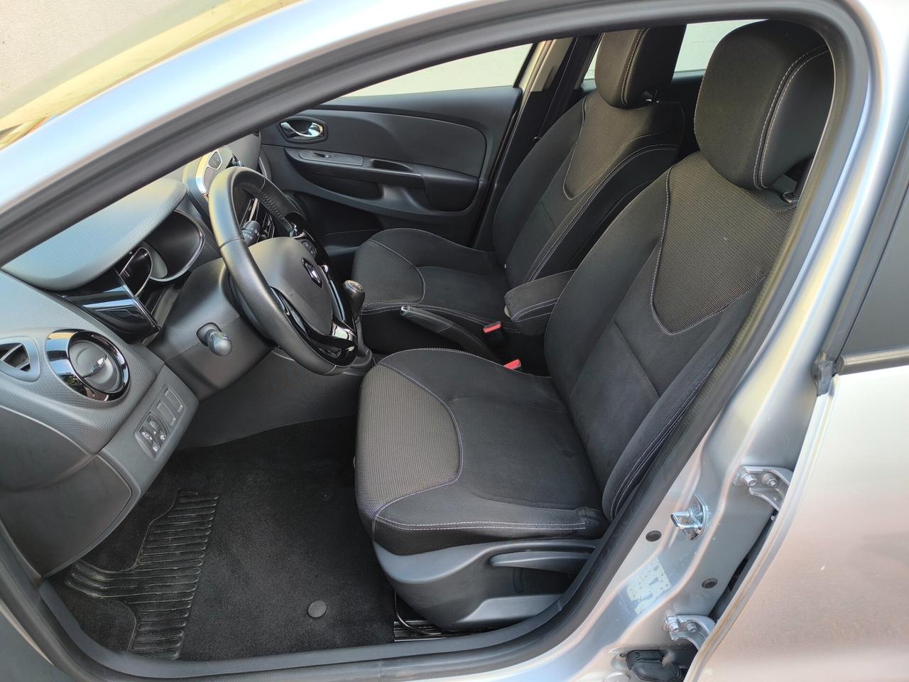 Renault Clio 1.2 75CV 5 porte Costume National