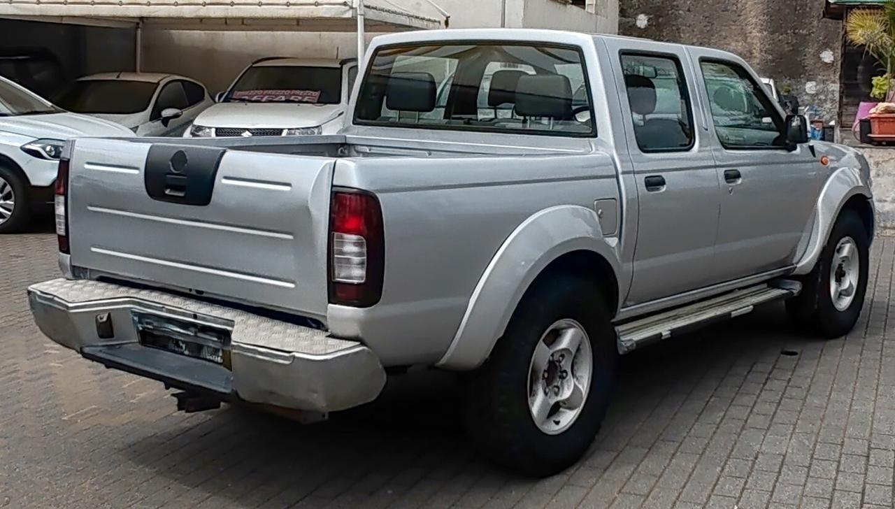 Nissan Navara Pick-up 2.5 TD 4 porte Double Cab