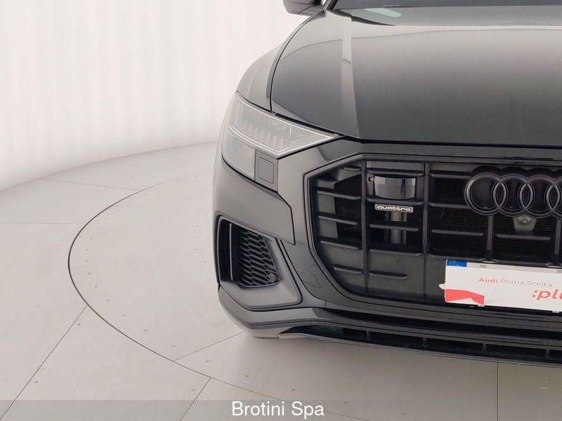 Audi Q8 55 TFSI e quattro tiptronic Sport