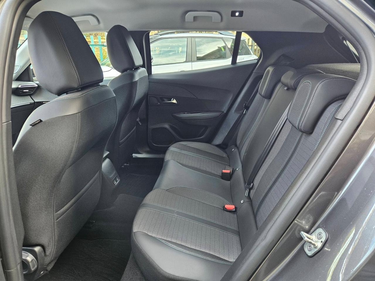 Peugeot 2008 BlueHDi 110 S&S Allure Pack