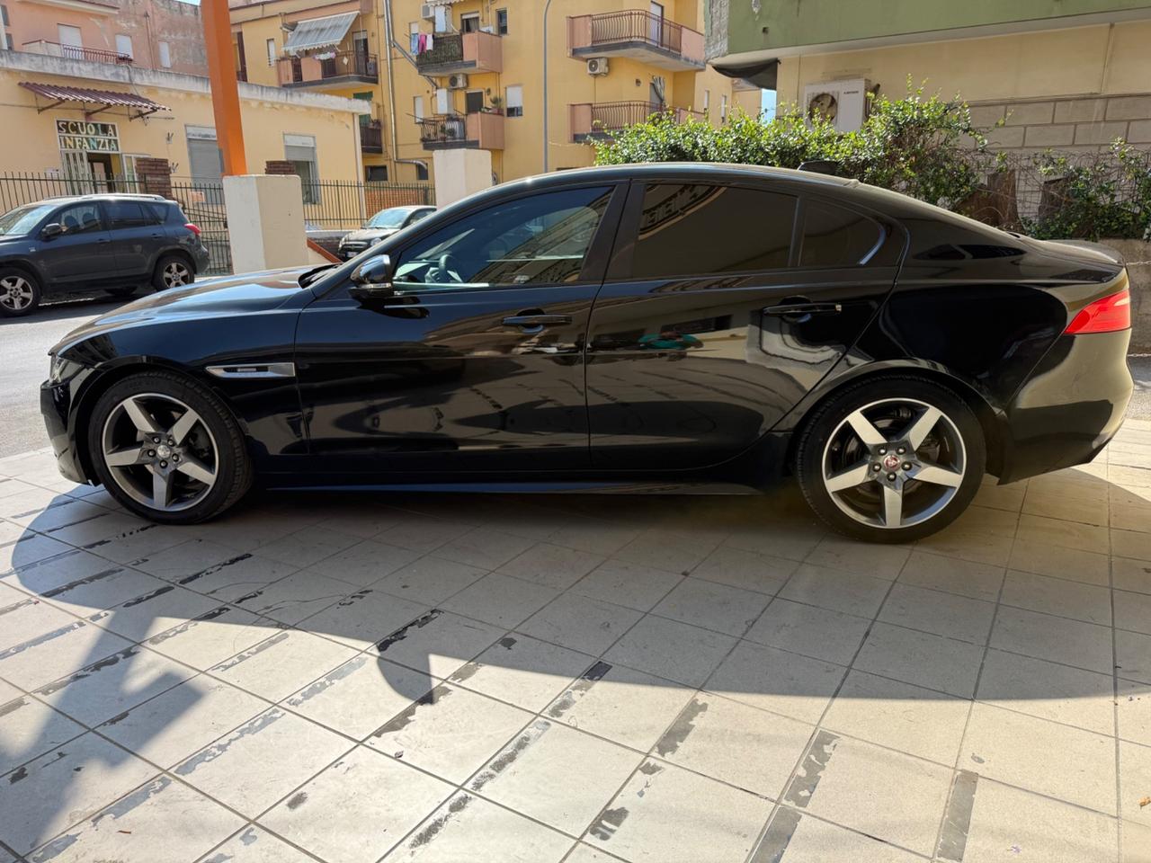 Jaguar XE 2.0 D 180 CV aut. R-Sport