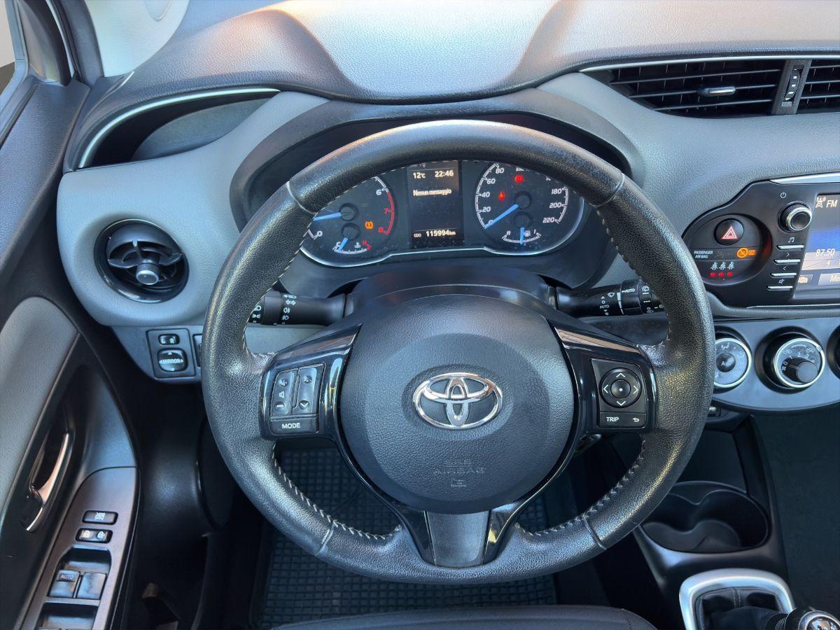TOYOTA - Yaris - 1.0 5p. 72CV Lounge TELECAMERA
