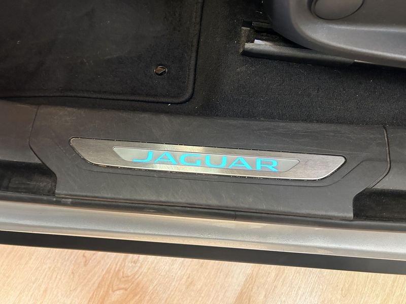 Jaguar F-Pace 2.0D 180cv PURE