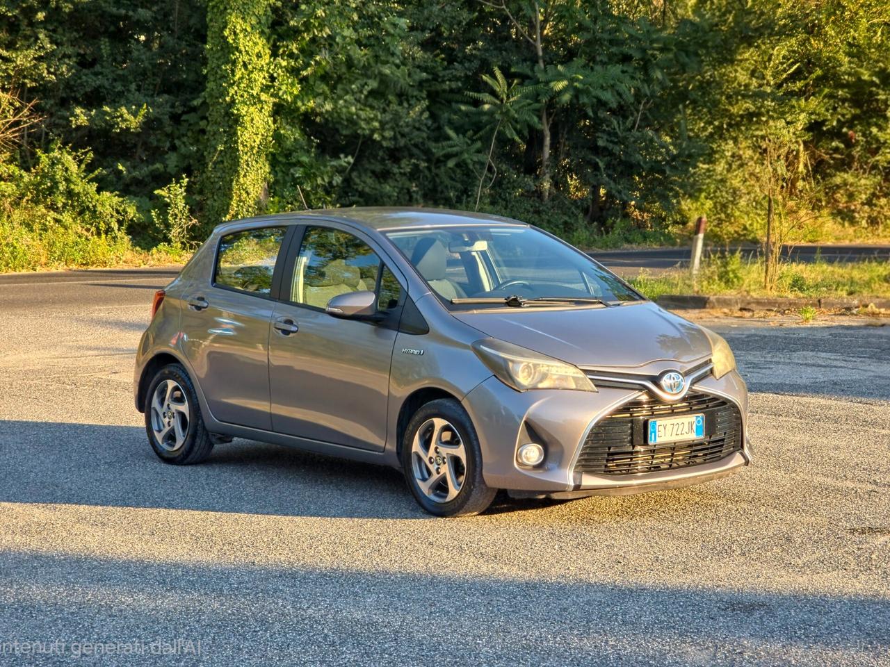 Toyota Yaris 1.5 Hybrid 5 porte Active -E6 Automatica NEO 2015