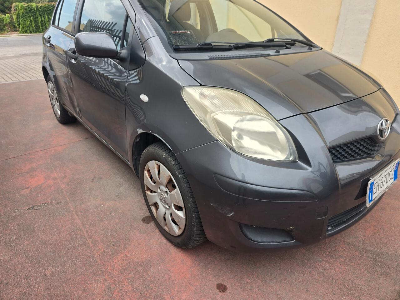 Toyota Yaris 1.0 5 porte