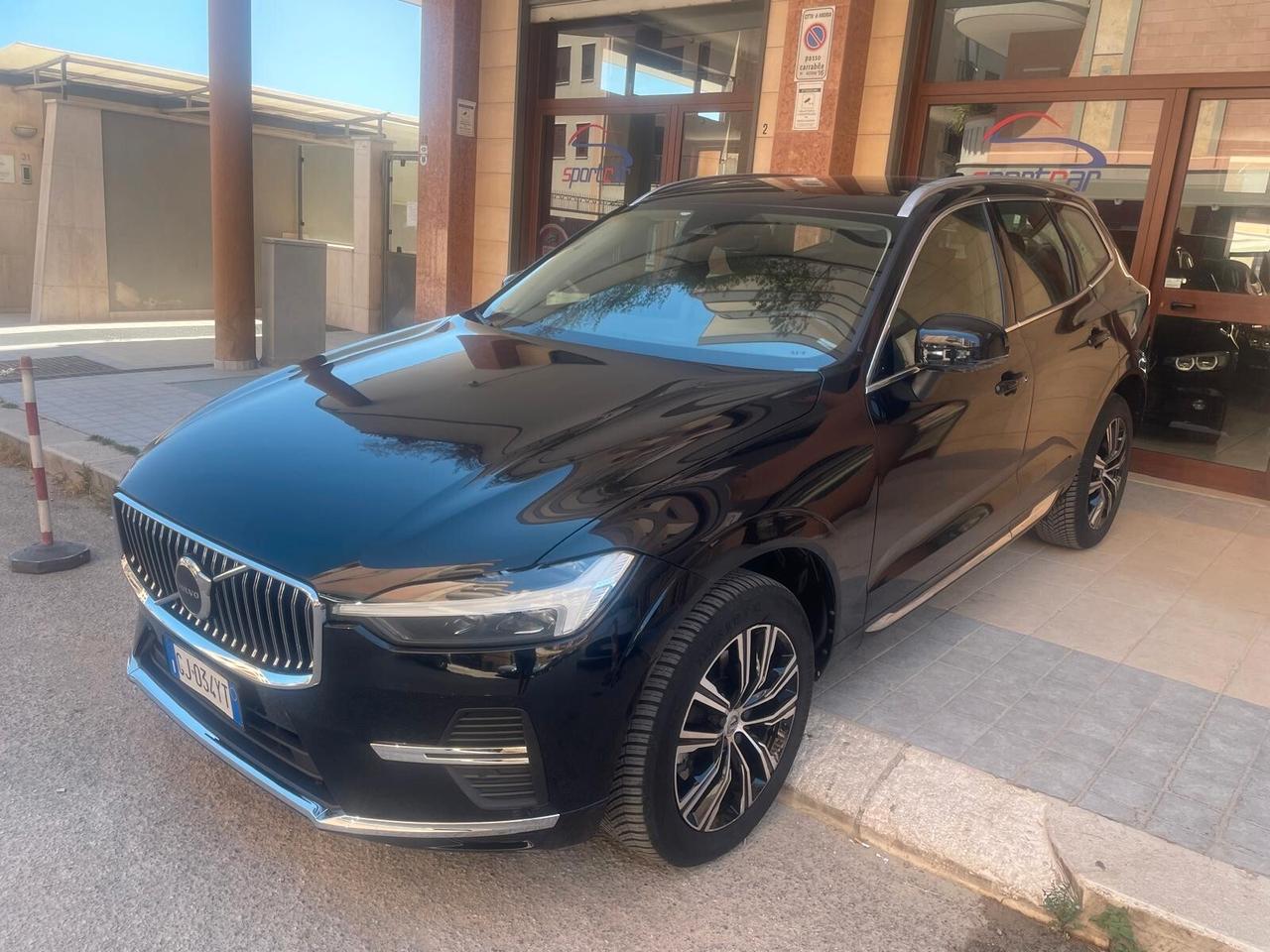 Volvo XC60 B4 (d) 197cv automatico INSCRIPTION PELLE NAVY LED 19