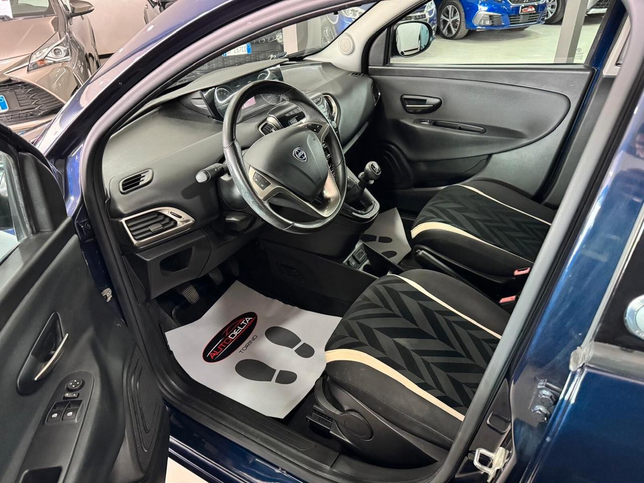 Lancia Ypsilon 1.2 69 CV 5 porte Gold
