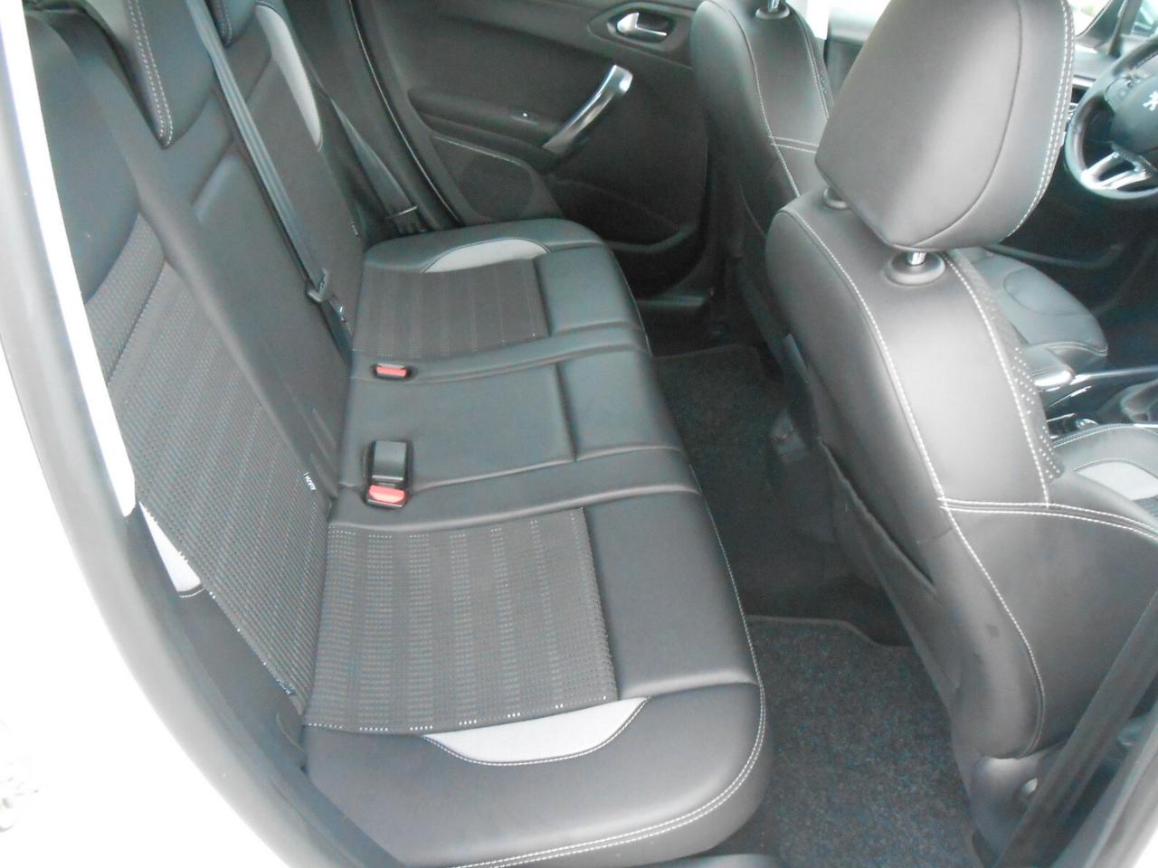 Peugeot 2008 1.6 e-HDi 115 CV Stop&Start Allure