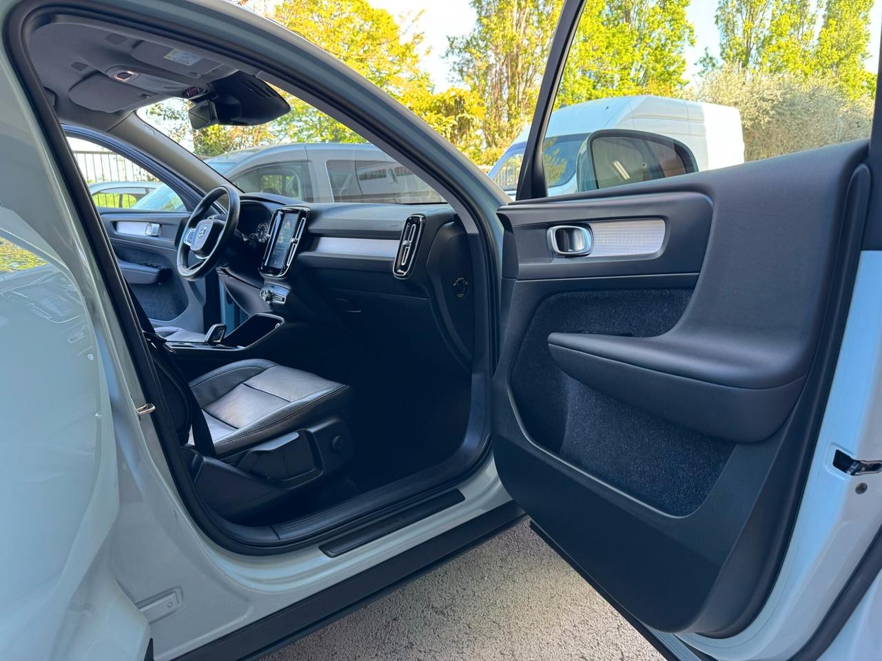 Volvo XC40 2.0 d4 Momentum AWD GEARTRONIC UNIPROP.