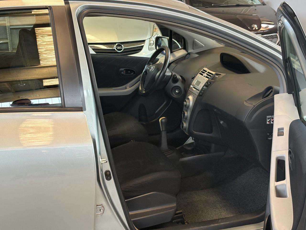 Toyota Yaris 1.0 5 porte Sol